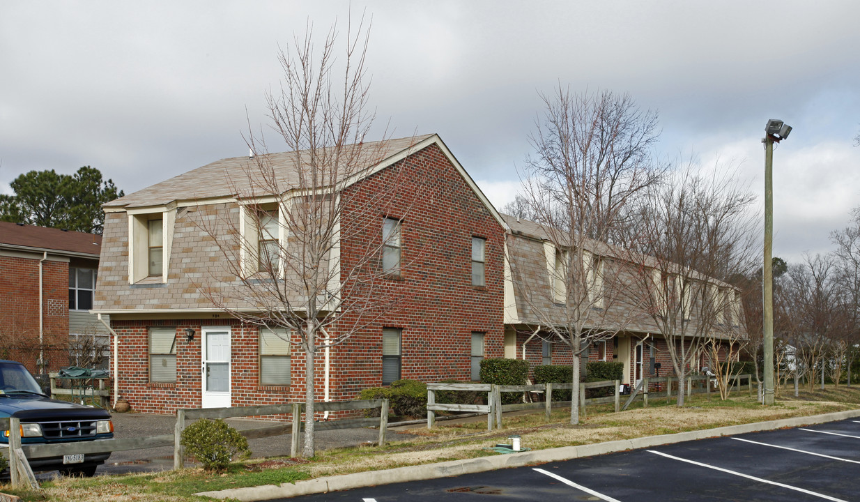 984 Cherokee Rd in Portsmouth, VA - Building Photo