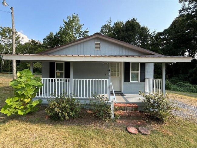 property at 462 Warren Cir