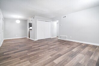 The Howard in San Antonio, TX - Foto de edificio - Building Photo