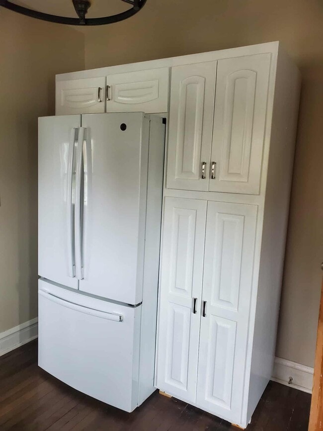 400 S 4th Ave, Unit Spacious 3 bedroom, 1 bat in Maywood, IL - Building Photo - Building Photo