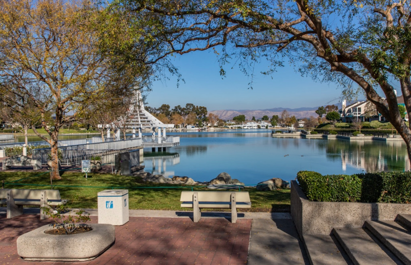 7 Bridgewood in Irvine, CA - Building Photo