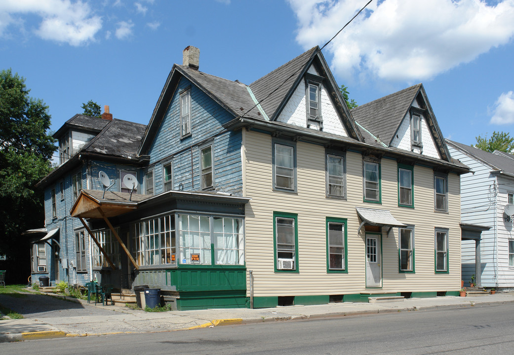 409 - 411 Mifflin St in Huntingdon, PA - Building Photo