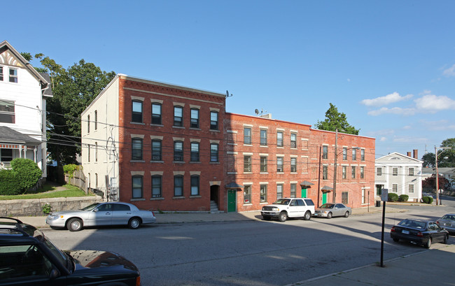 5 Huntington St in New London, CT - Building Photo - Building Photo