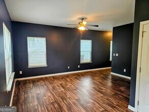 213 Creekside Manor Dr in Thomaston, GA - Building Photo - Building Photo
