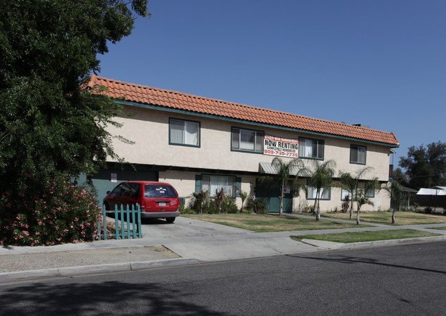 Mayflower Terrace in Hemet, CA - Building Photo - Building Photo