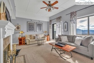 303 Sugar Top Dr in Sugar Mountain, NC - Foto de edificio - Building Photo