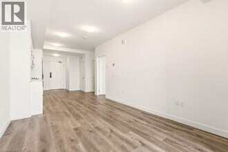 461 Green Rd in Stoney Creek, ON - Building Photo - Building Photo