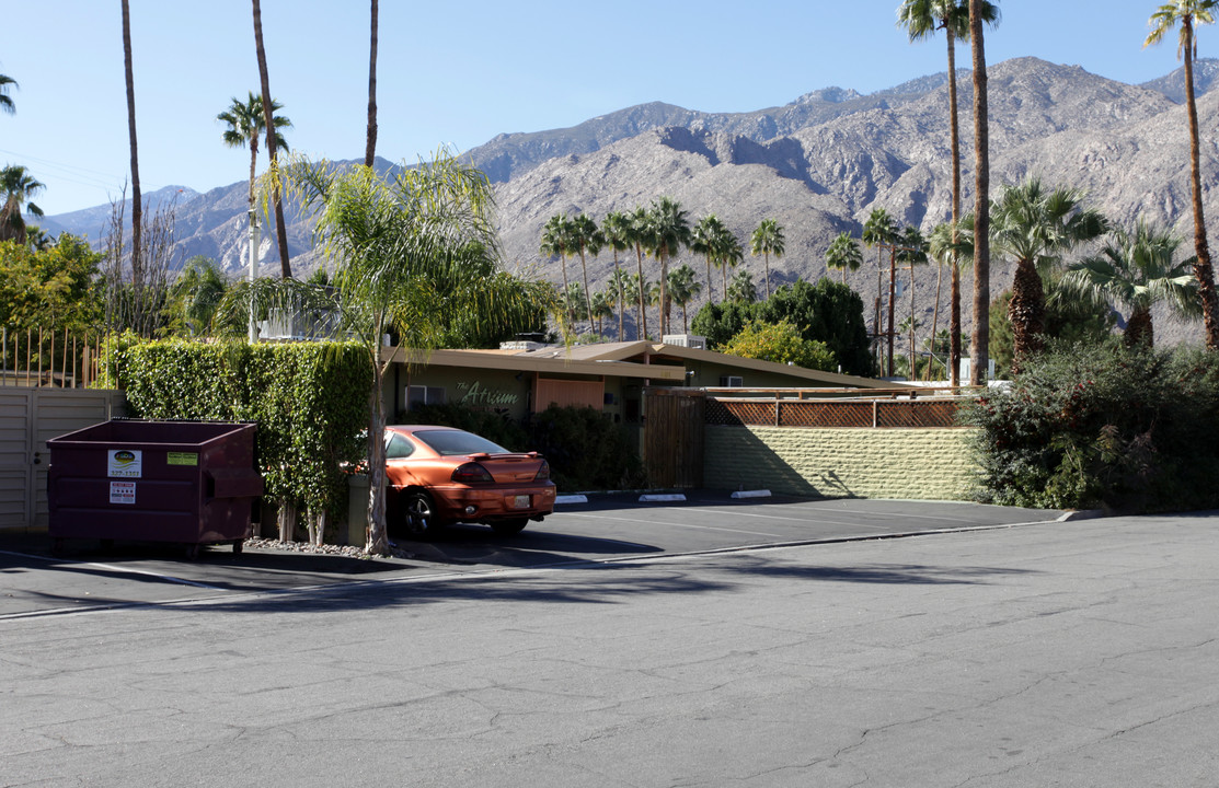 The Atrium in Palm Springs, CA - Foto de edificio