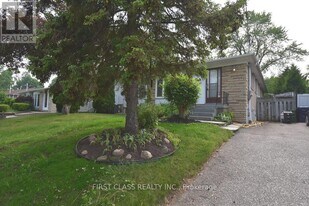 331 Woodsworth Rd in Toronto, ON - Building Photo