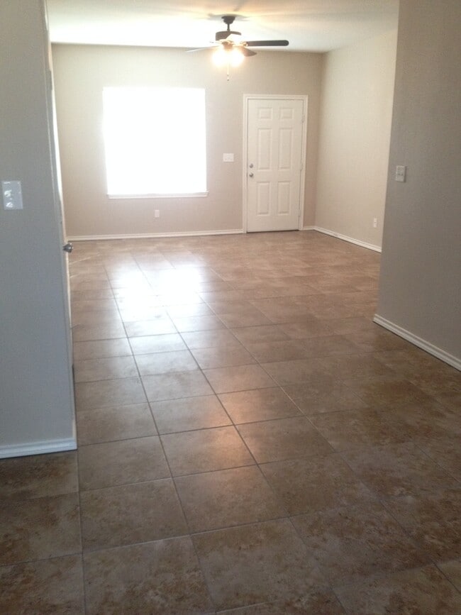 17116 Sentinel Ln in Lindale, TX - Building Photo - Building Photo