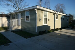 718 16th St in Gretna, LA - Building Photo