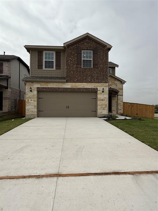 290 Bridge Deck Lp in Kyle, TX - Building Photo