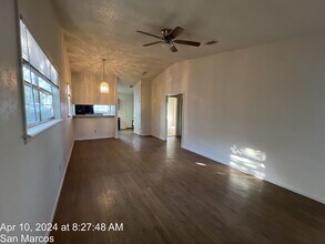 618 Mill St in San Marcos, TX - Building Photo - Building Photo