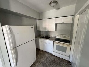 1960 NW Flagler Terrace in Miami, FL - Building Photo - Building Photo