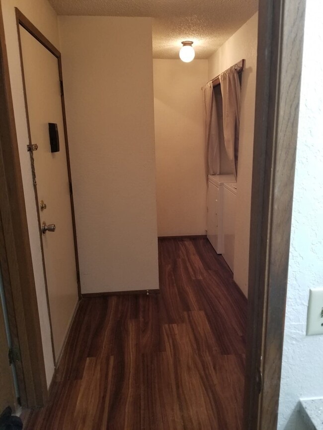 14636 NE 45th St, Unit C-16 in Bellevue, WA - Building Photo - Building Photo