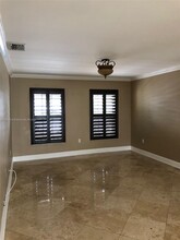 242 SW 159th Way in Sunrise, FL - Foto de edificio - Building Photo