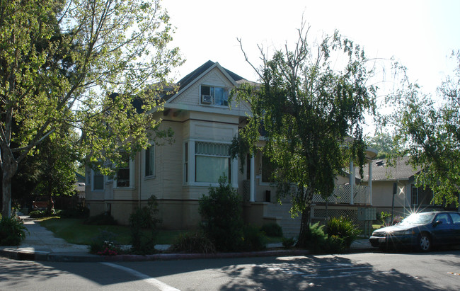 102 S 14th St in San Jose, CA - Foto de edificio - Building Photo