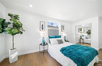 1484 N Clybourn Ave in Burbank, CA - Building Photo - Building Photo