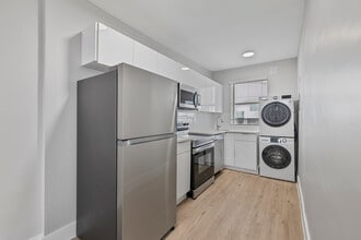 1315 NE Miami Court in Miami, FL - Building Photo - Interior Photo