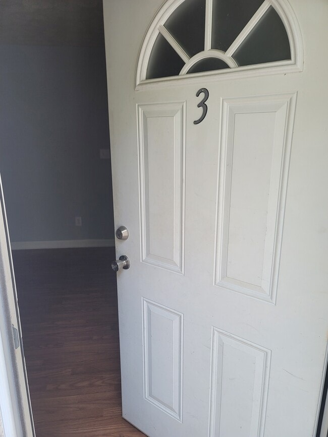 891 Brian Ln, Unit All-Inclusive Apartment