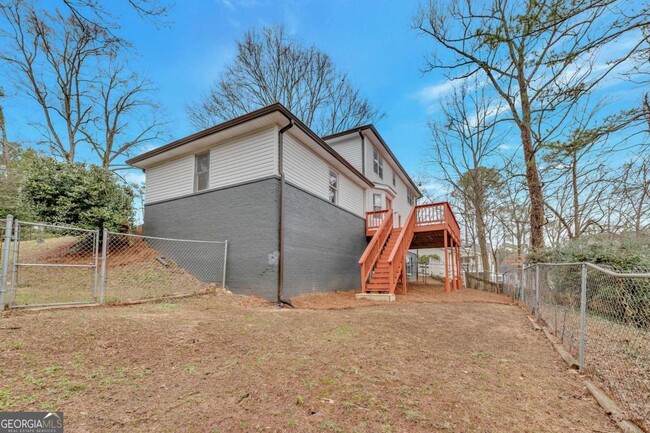 6805 Wright Rd NE in Sandy Springs, GA - Building Photo - Building Photo