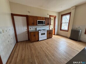 1231 State St in New Haven, CT - Building Photo - Building Photo