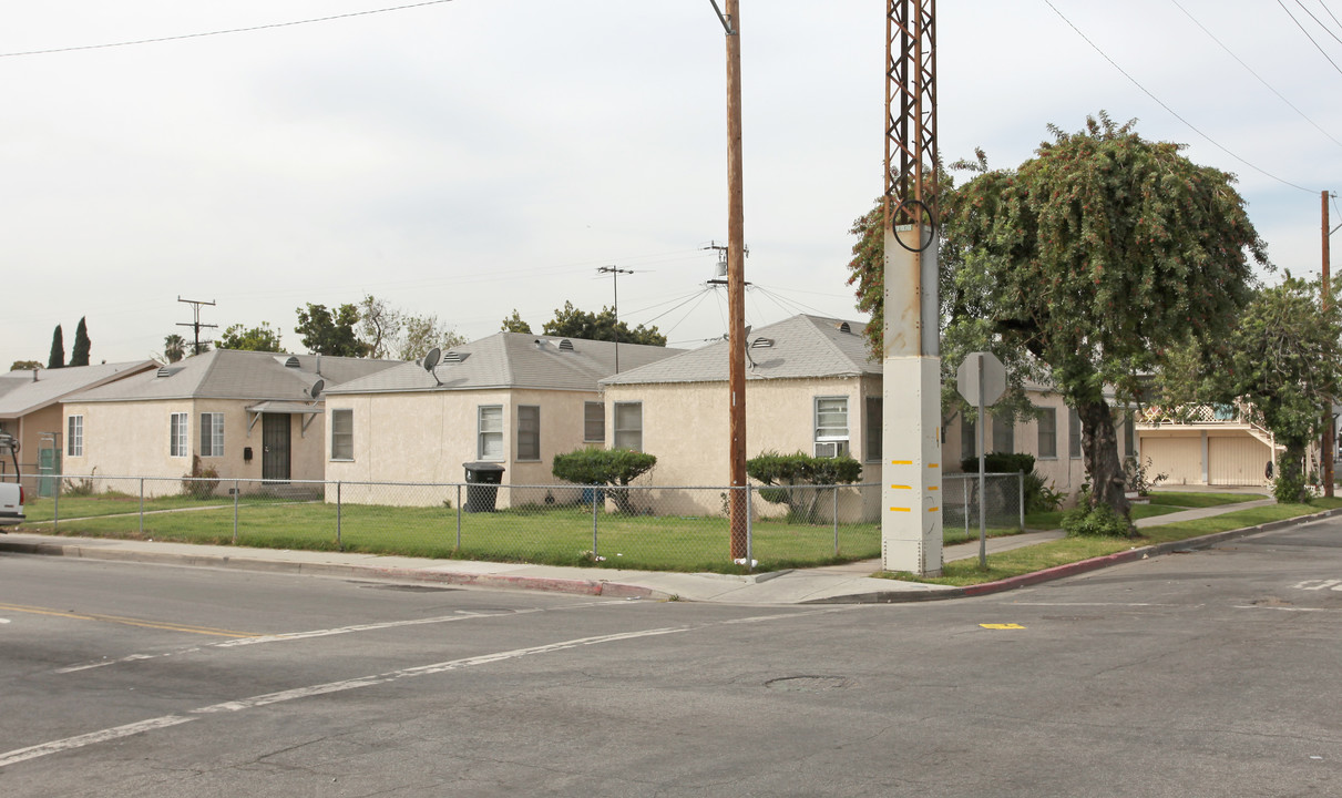 4766-4772 Randolph St in Bell, CA - Building Photo