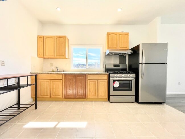 521 Gates St in San Francisco, CA - Building Photo - Building Photo