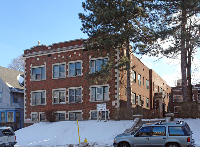 St Paul Court in Rochester, NY - Building Photo - Building Photo