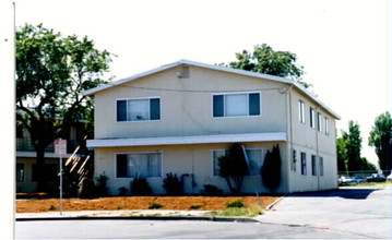 711 Pardee Ct in Hayward, CA - Foto de edificio - Building Photo