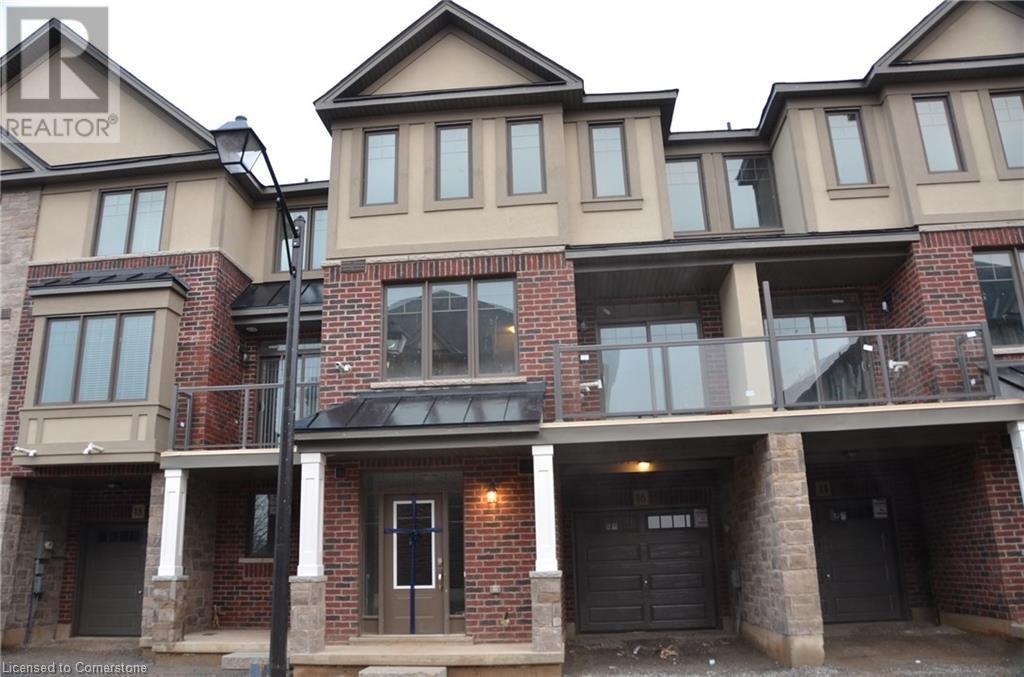 16 Workman Ln in Ancaster, ON - Building Photo