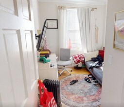 4 Bishop Allen Dr, Unit 2 in Cambridge, MA - Building Photo - Building Photo