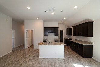 616 Frst Pk Pkwy in Princeton, TX - Foto de edificio - Building Photo