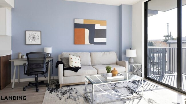 3830 NW 11th St, Unit 1-215 in Miami, FL - Building Photo - Building Photo