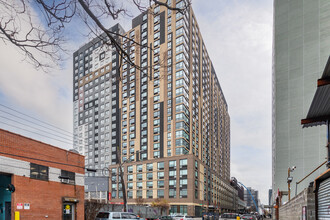 Hillside Tower in Jamaica, NY - Foto de edificio - Building Photo