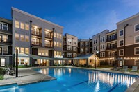 Everleigh Halcyon Village in Alpharetta, GA - Foto de edificio - Building Photo