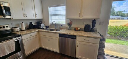 1129 NW 41st Ln in Lauderhill, FL - Building Photo - Building Photo