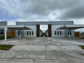 13 Notre Dame Ave in McAllen, TX - Building Photo