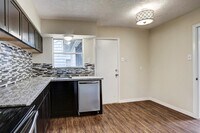 6152 Doulton Dr photo'