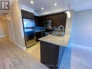 30-330 N Park Rd in Vaughan, ON - Building Photo - Building Photo