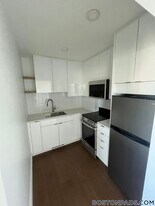 1200 Massachusetts Ave, Unit 403 in Cambridge, MA - Building Photo
