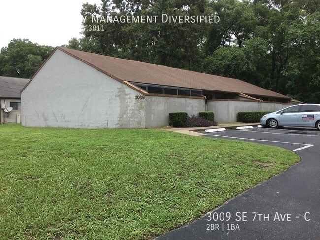 property at 3009 SE 7th Ave
