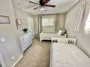 9515 SW Edgewood St in Tigard, OR - Foto de edificio - Building Photo