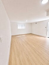 213 Finnigan St in Coquitlam, BC - Building Photo - Building Photo