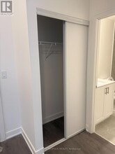 705 Davis Dr in Newmarket, ON - Building Photo - Building Photo