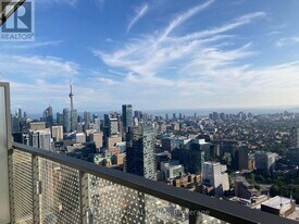 11 Wellesley St W in Toronto, ON - Building Photo