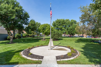 The Heights Apartments in Omaha, NE - Building Photo - Building Photo