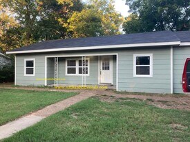 1295 15th St SE in Paris, TX - Building Photo