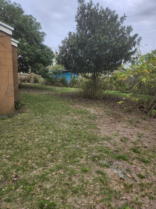 41 Queens Ct in Frostproof, FL - Building Photo - Building Photo