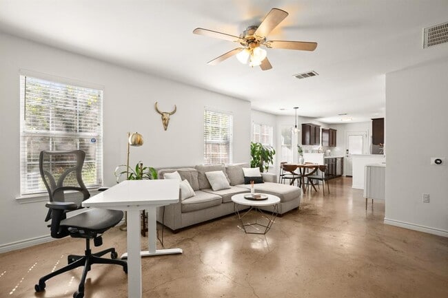 property at 7000 Villita Avenida